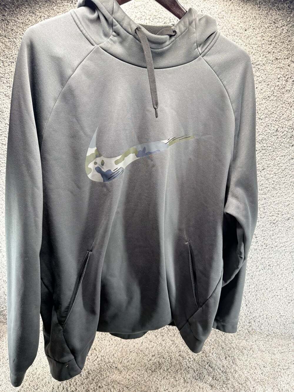 Men's Nike Therma Pullover Hoodie Dry-Fit New Without Tags Grey 2XL Camo